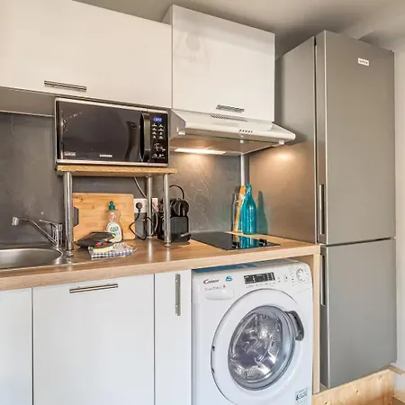 - Studette Confort Sur Les Toits Au Cœur Du Vieux Appartement *